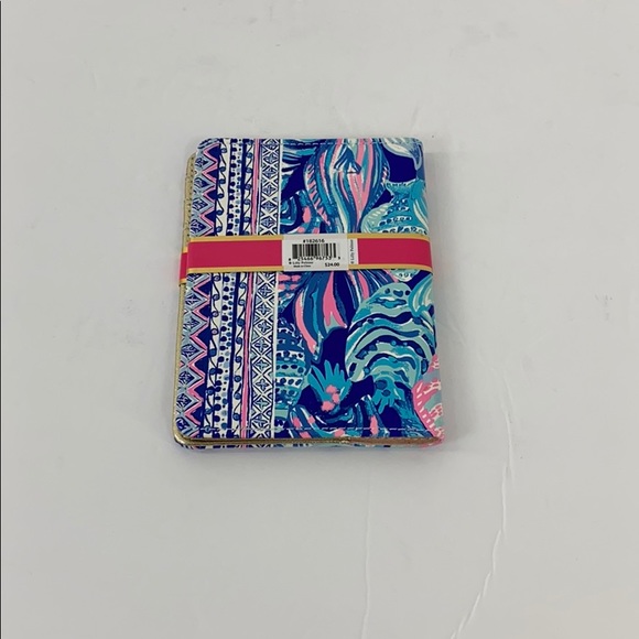 Lilly Pulitzer Scale Up Passport Cover, New - Picture 5 of 5